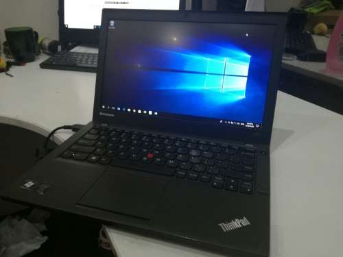 *Incredible Ultrabook!*LENOVO THINKPAD X240*i5-4300u*4GLTE*2XBATTERIES*8GB RAM*500GB